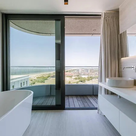 Huswell - Coastal Luxury Unit With Panoramic View *